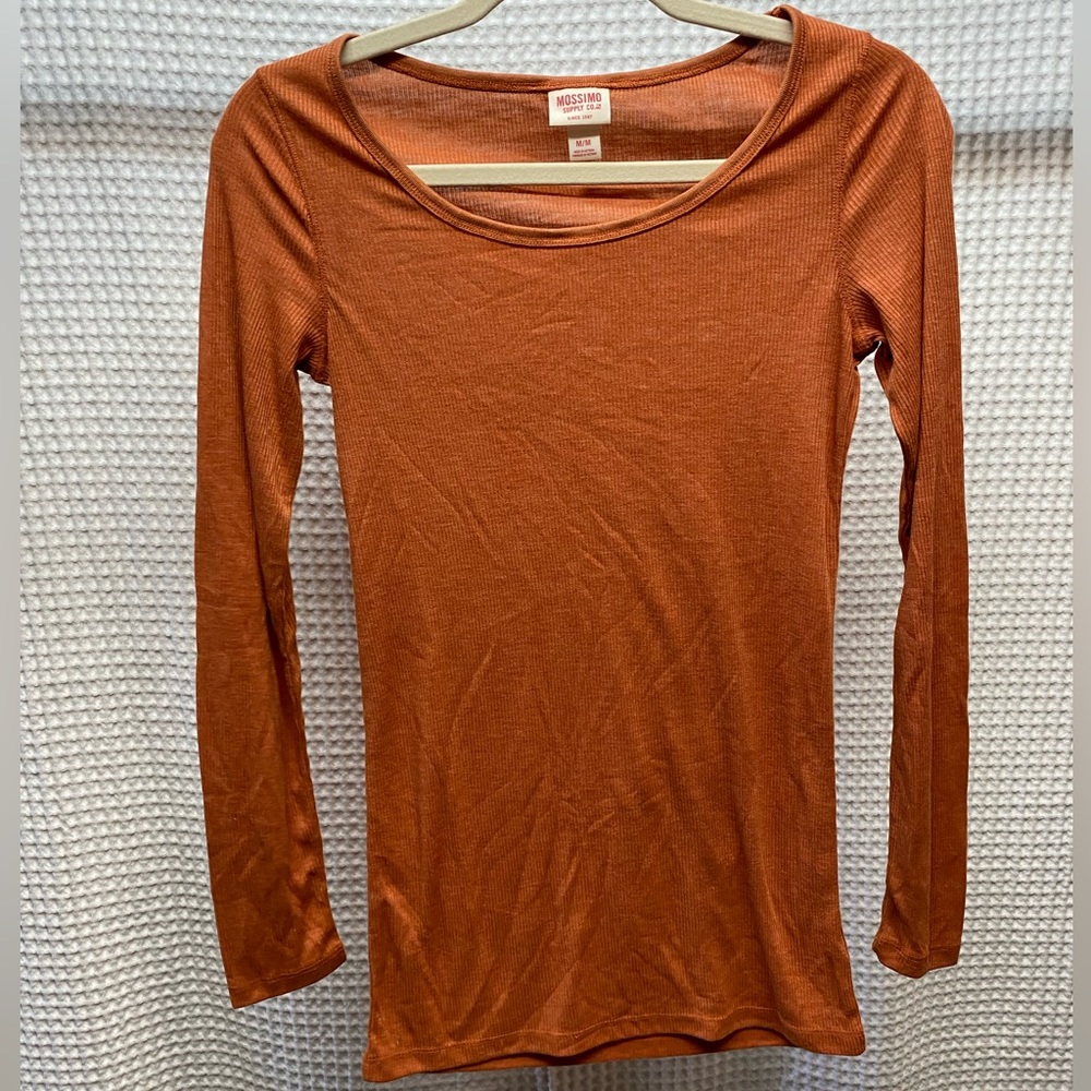 LIKE NEW BURNT ORANGE RIBBED LONG SLEEVE SHIRT